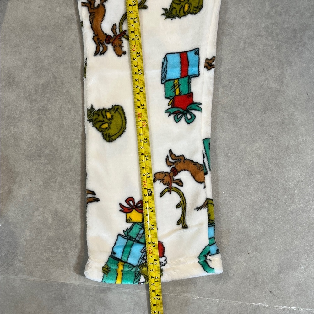 The Grinch fleece Pajama Pants Bottoms - NEW. large. Lounge in comfort & warmth - Picture 8 of 9